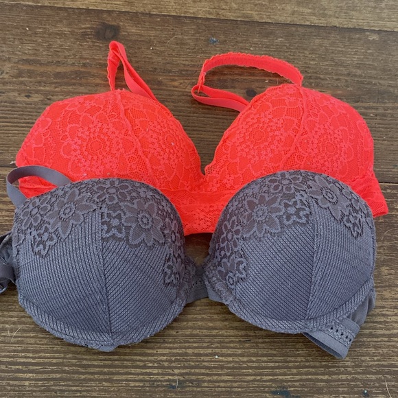 2 padded bras great preowned condition extra small - Picture 7 of 7